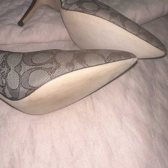 Coach Logo Heels Pumps Brown - Picture 5 of 5